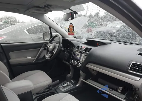 2017 Subaru Forester 2.5I Premium z USA, uszkodzony, nr VIN JF2SJAEC2HH581840